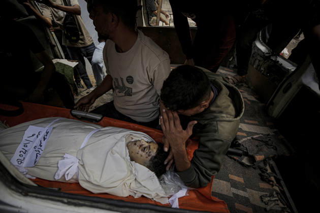 Israeli army continues its attacks on Gaza despite the ceasefire GAZA CITY, GAZA, PALESTINE - OCTOBER 9: (EDITORS NOTE: Image depicts death) Relatives mourn as the bodies of those killed in an Israeli airstrike targeting the Es-Sabra neighborhood in southern Gaza City are brought to Al-Shifa Hospital in Gaza City, Gaza Palestine on October 9, 2026. Multiple dead and wounded, including women and children, were reported. Saeed M. M. T. Jaras Anadolu Gaza City Gaza. Editorial use only. Please get in touch for any other usage. Copyright: x2026xAnadoluxSaeedxM.xM.xT.xJarasx