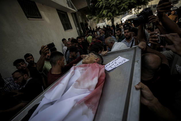 Israeli army continues its attacks on Gaza despite the ceasefire GAZA CITY, GAZA, PALESTINE - OCTOBER 9: (EDITORS NOTE: Image depicts death) The bodies of those killed in an Israeli airstrike targeting the Es-Sabra neighborhood in southern Gaza City are brought to Al-Shifa Hospital in Gaza City, Gaza Palestine on October 9, 2026. Multiple dead and wounded, including women and children, were reported. Saeed M. M. T. Jaras Anadolu Gaza City Gaza. Editorial use only. Please get in touch for any other usage. Copyright: x2026xAnadoluxSaeedxM.xM.xT.xJarasx