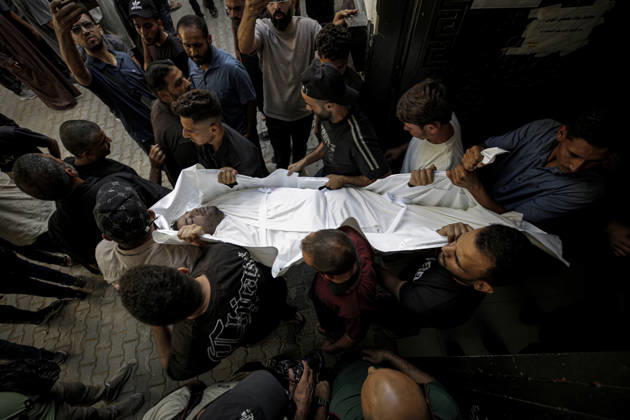 Israeli army continues its attacks on Gaza despite the ceasefire GAZA CITY, GAZA, PALESTINE - OCTOBER 9: (EDITORS NOTE: Image depicts death) The bodies of those killed in an Israeli airstrike targeting the Es-Sabra neighborhood in southern Gaza City are brought to Al-Shifa Hospital in Gaza City, Gaza Palestine on October 9, 2026. Multiple dead and wounded, including women and children, were reported. Saeed M. M. T. Jaras Anadolu Gaza City Gaza. Editorial use only. Please get in touch for any other usage. Copyright: x2026xAnadoluxSaeedxM.xM.xT.xJarasx
