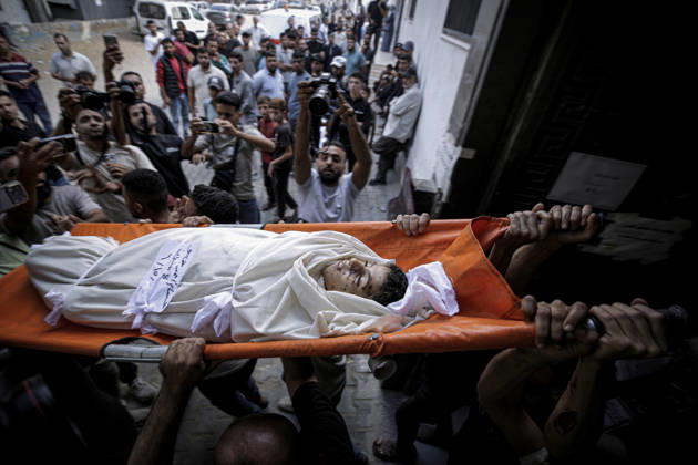 Israeli army continues its attacks on Gaza despite the ceasefire GAZA CITY, GAZA, PALESTINE - OCTOBER 9: (EDITORS NOTE: Image depicts death) The bodies of those killed in an Israeli airstrike targeting the Es-Sabra neighborhood in southern Gaza City are brought to Al-Shifa Hospital in Gaza City, Gaza Palestine on October 9, 2026. Multiple dead and wounded, including women and children, were reported. Saeed M. M. T. Jaras Anadolu Gaza City Gaza. Editorial use only. Please get in touch for any other usage. Copyright: x2026xAnadoluxSaeedxM.xM.xT.xJarasx