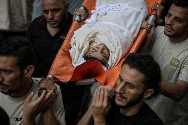 Israeli army continues its attacks on Gaza despite the ceasefire GAZA CITY, GAZA, PALESTINE - OCTOBER 9: (EDITORS NOTE: Image depicts death) The bodies of those killed in an Israeli airstrike targeting the Es-Sabra neighborhood in southern Gaza City are brought to Al-Shifa Hospital in Gaza City, Gaza Palestine on October 9, 2026. Multiple dead and wounded, including women and children, were reported. Saeed M. M. T. Jaras Anadolu Gaza City Gaza. Editorial use only. Please get in touch for any other usage. Copyright: x2026xAnadoluxSaeedxM.xM.xT.xJarasx