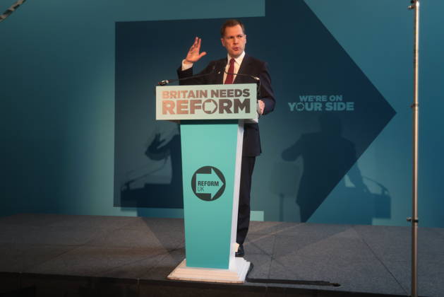 Image Licensed to Parsons Media. 09 10 2026. London, United Kingdom. Reform UK press conference with Robert Jenrick. Robert Jenrick hosts Reform UK press conference in Westminster.  Copyright: xMartynxWheatleyx xParsonsxMediax PAR-9239-0002
