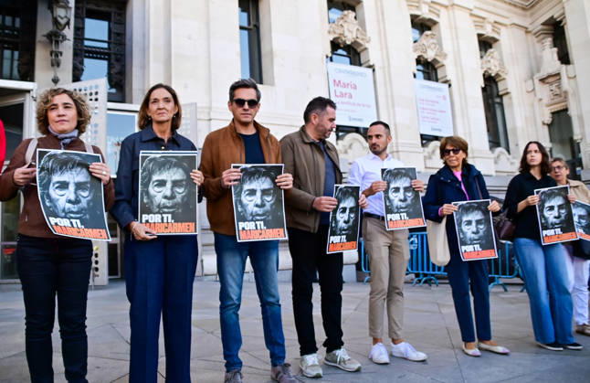 October 9, 2026, Madrid, Madrid, SPAIN: Members and representatives of the Madrid branch of the Spanish Socialist WorkersÃ¢â‚¬â ¢ Party (PSOE) observe a minute of silence outside Madrid City Hall in memory of Maricarmen, who died after being evicted from her home. Her death has become a symbol of the housing crisis and the struggle against real estate speculation. Madrid SPAIN - ZUMAz108 20261009_znp_z108_010 Copyright: xRichardxZubelzux