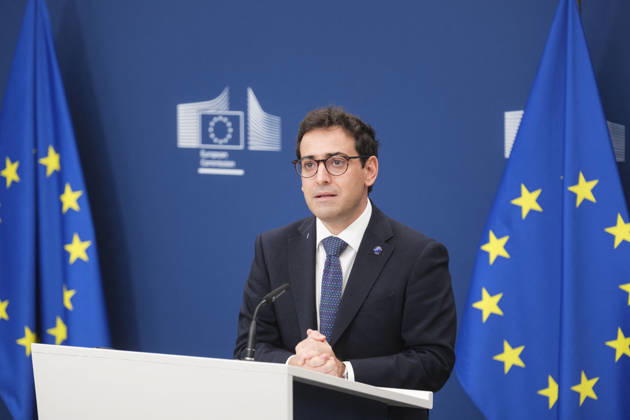Stephane Sejourne During Critical Raw Materials Announcement - Brussels Stephane Sejourne, vice-president of the European Commission responsible for prosperity and industrial strategy, speaks to media at the Berlaymont building, headquarters of the European Commission in Brussels, Belgium on October 9, 2026. The European Commission approves 46 new strategic projects focused on extraction, processing and recycling of critical raw materials across the EU to meet 2030 targets set by the Critical Raw Materials Act, aiming to reduce dependence on single suppliers and strengthen value chains in batteries, defense, aerospace and permanent magnets sectors. The decision follows RESourceEU mobilizing over 2 billion euros in financial support and comp  Copyright: xANDBZ ABACAx