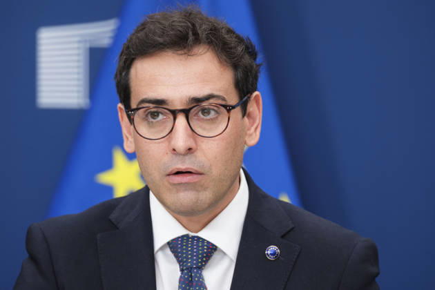 Stephane Sejourne During Critical Raw Materials Announcement - Brussels Stephane Sejourne, vice-president of the European Commission responsible for prosperity and industrial strategy, speaks to media at the Berlaymont building, headquarters of the European Commission in Brussels, Belgium on October 9, 2026. The European Commission approves 46 new strategic projects focused on extraction, processing and recycling of critical raw materials across the EU to meet 2030 targets set by the Critical Raw Materials Act, aiming to reduce dependence on single suppliers and strengthen value chains in batteries, defense, aerospace and permanent magnets sectors. The decision follows RESourceEU mobilizing over 2 billion euros in financial support and comp  Copyright: xANDBZ ABACAx