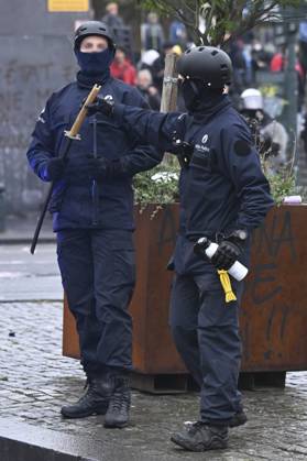 FGTB national demonstration « Pas dans nos poches ! » BRUSSELS, BELGIUM - OCTOBER 09 : FGTB national demonstration « Pas dans nos poches ! » against federal government budget measures on October 9, 2026 in Brussels, Belgium, 09 10 2026 Brussels Belgium Copyright: xDidierxLebrunx