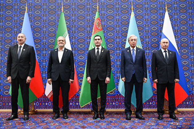 TURKMENISTAN, BALKAN PROVINCE - OCTOBER 9, 2026: Azerbaijan s President Ilham Aliyev, Iran™s President Masoud Pezeshkian, Turkmenistan s President Serdar Berdimuhamedow, Kazakhstan s President Kassym-Jomart Tokayev, and Russia s President Vladimir Putin (L-R) pose during a photo op for participants of a meeting of the CIS Council of Heads of State in Turkmenbasy Turkmenistan  - ZUMAt113 20261009_zaa_t113_194 Copyright: xSergeixBobylevx