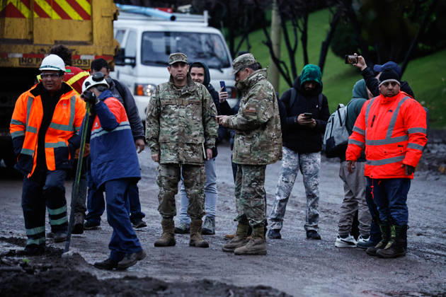 Santiago, October 9, 2026: Consequences of a mudslide that affected the area from San Carlos de Apoquindo to Los Dominicos in the Las Condes district, causing widespread damage and sweeping away vehicles and people. Diego Martin Aton, Chile, Aton 1198061 jpeg Copyright: DIEGOxMARTIN ATONxCHILE