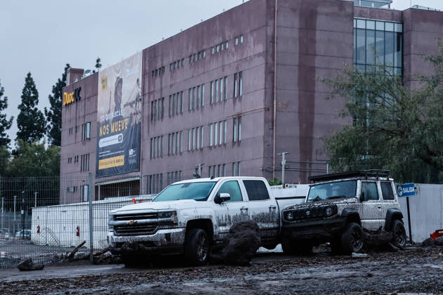 Santiago, October 9, 2026: Consequences of a mudslide that affected the area from San Carlos de Apoquindo to Los Dominicos in the Las Condes district, causing widespread damage and sweeping away vehicles and people. Diego Martin Aton, Chile, Aton 1198066 jpeg Copyright: DIEGOxMARTIN ATONxCHILE
