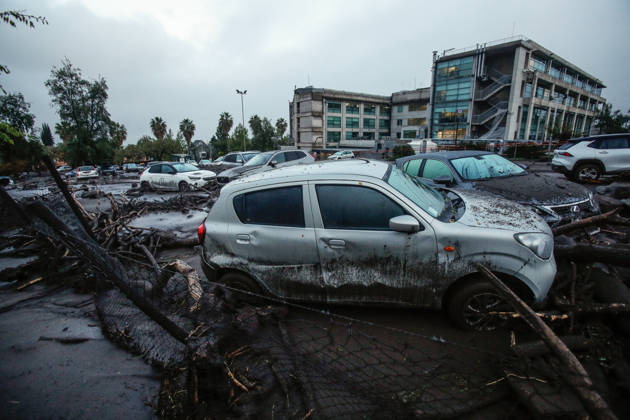 Santiago, October 9, 2026: Consequences of a mudslide that affected the area from San Carlos de Apoquindo to Los Dominicos in the Las Condes district, causing widespread damage and sweeping away vehicles and people. Diego Martin Aton, Chile, Aton 1198068 jpeg Copyright: DIEGOxMARTIN ATONxCHILE