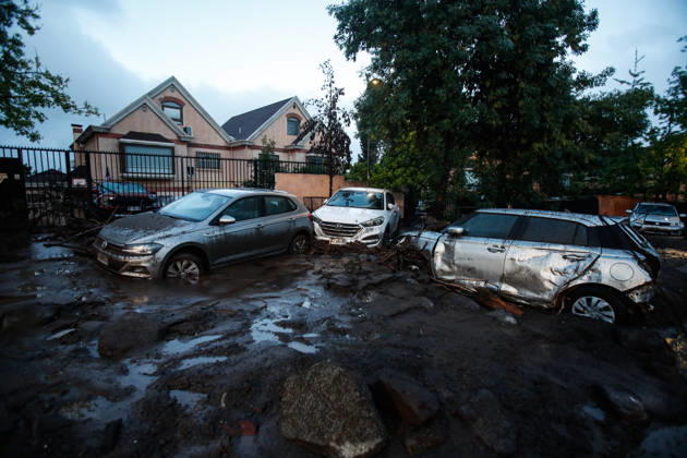 Santiago, October 9, 2026 Consequences of a mudslide that affected the area from San Carlos de Apoquindo to Los Dominicos in the Las Condes district, causing widespread damage and sweeping away vehicles and people. Diego Martin Aton, Chile, Aton 1198071 jpeg Copyright: DIEGOxMARTIN ATONxCHILE