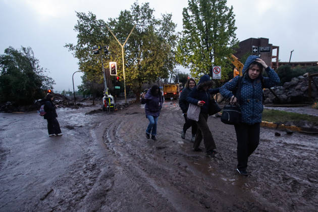 Santiago, October 9, 2026: Consequences of a mudslide that affected the area from San Carlos de Apoquindo to Los Dominicos in the Las Condes district, causing widespread damage and sweeping away vehicles and people. Diego Martin Aton, Chile, Aton 1198058 jpeg Copyright: DIEGOxMARTIN ATONxCHILE