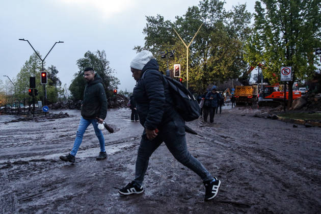 Santiago, October 9, 2026: Consequences of a mudslide that affected the area from San Carlos de Apoquindo to Los Dominicos in the Las Condes district, causing widespread damage and sweeping away vehicles and people. Diego Martin Aton, Chile, Aton 1198059 jpeg Copyright: DIEGOxMARTIN ATONxCHILE