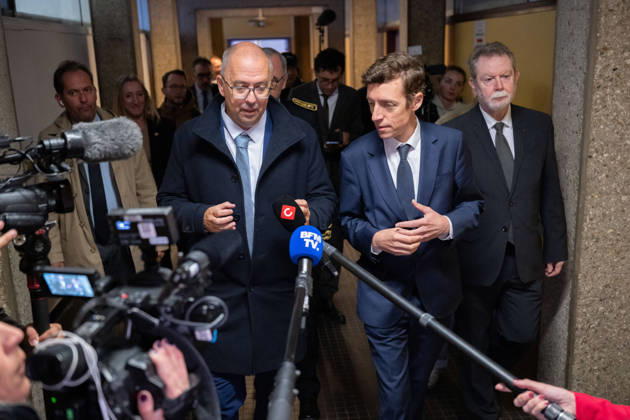 Edouard Geffray Visit an High School Lycee - Cachan French Education Minister Edouard Geffray and Lycee Polyvalent s Headteacher Antoine Milovanovic during a visit to the high school Lycee Polyvalent de Cachan, in Cachan, on the outskirts of Paris, France on October 9, 2026, on the sidelines of a nationwide protest movement of students over learning conditions. Photo by Alexis Jumeau ABACAPRESS.COM Cachan France  Copyright: xJumeauxAlexis ABACAx
