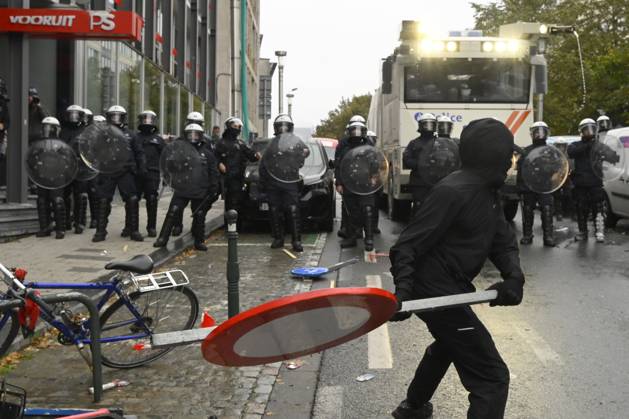FGTB national demonstration « Pas dans nos poches ! » BRUSSELS, BELGIUM - OCTOBER 09 : FGTB national demonstration « Pas dans nos poches ! »against federal government budget measures on October 9, 2026 in Brussels, Belgium, 09 10 2026 Brussels Belgium  Copyright: xPhilipxReynaersx