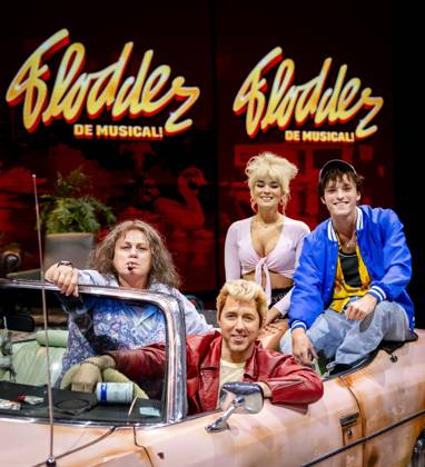 BARNEVELD - Rian Gerritsen (Ma Flodder), William Spaaij (Johnnie), Shanna Slaap (Daughter Kees) and Koen van der Molen (Son Kees) during the presentation of the main cast of the musical Flodder in the Midden Nederland Hallen. The musical is produced by the Belgian production company Studio 100 and director Dick Maas, the creator of the original series and film. SEM VAN DER WAL ANP netherlands out - belgium out  Copyright: xx x571923299x originalFilename: 571923299.jpg