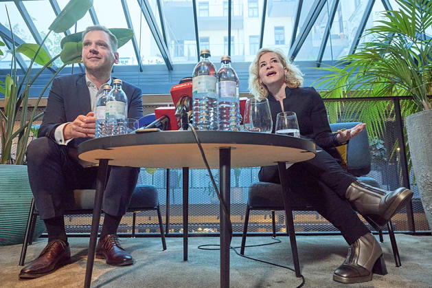 - Wien 09.10.2026 - Nach den gestrigen Entscheidungen um die interimistische Parteiführung der Bundes-SPÖ gab es heute im Hotel Gilbert eine Pressekonferenz der neuen geschäftführenden Dopplspitze der SPÖ die bis Anfang 2027 die Geschäfte leiten wird bis ein neuer SPÖ Bundesparteivorstand gewählt wird. PHOTO: Die Übergangsvorsitzenden der SPÖ, Klubobmann Philip Kucher (L), Frauenchefin Eva-Maria Holzleitner beim Pressegspräch. Vienna (AUSTRIA) - Following yesterday’s decisions regarding the interim leadership of the federal SPÖ, a press conference was held today at the Hotel Gilbert by the SPÖ’s new co-leadership team, which will manage the party’s affairs until early 2027, when a new federal executive committee of the SPÖ is elected.