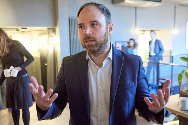 - Wien 09.10.2026 - Nach den gestrigen Entscheidungen um die interimistische Parteiführung der Bundes-SPÖ gab es heute im Hotel Gilbert eine Pressekonferenz der neuen geschäftführenden Dopplspitze der SPÖ die bis Anfang 2027 die Geschäfte leiten wird bis ein neuer SPÖ Bundesparteivorstand gewählt wird. PHOTO: SPÖ-Bundesgeschäftsführer Klaus Seltenheim. Vienna (AUSTRIA) - Following yesterday’s decisions regarding the interim leadership of the federal SPÖ, a press conference was held today at the Hotel Gilbert by the SPÖ’s new co-leadership team, which will manage the party’s affairs until early 2027, when a new federal executive committee of the SPÖ is elected. SPÖ,SPO,SPOE, Parteichefs, Spitze, Parteivorsitz, Parteiführung, Vorsitz, S