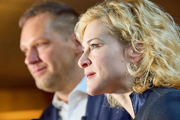 - Wien 09.10.2026 - Nach den gestrigen Entscheidungen um die interimistische Parteiführung der Bundes-SPÖ gab es heute im Hotel Gilbert eine Pressekonferenz der neuen geschäftführenden Dopplspitze der SPÖ die bis Anfang 2027 die Geschäfte leiten wird bis ein neuer SPÖ Bundesparteivorstand gewählt wird. PHOTO: Die Übergangsvorsitzenden der SPÖ, Klubobmann Philip Kucher (L), Frauenchefin Eva-Maria Holzleitner beim Pressegspräch. Vienna (AUSTRIA) - Following yesterday’s decisions regarding the interim leadership of the federal SPÖ, a press conference was held today at the Hotel Gilbert by the SPÖ’s new co-leadership team, which will manage the party’s affairs until early 2027, when a new federal executive committee of the SPÖ is elected. 