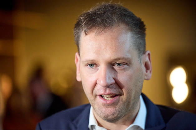 - Wien 09.10.2026 - Nach den gestrigen Entscheidungen um die interimistische Parteiführung der Bundes-SPÖ gab es heute im Hotel Gilbert eine Pressekonferenz der neuen geschäftführenden Dopplspitze der SPÖ die bis Anfang 2027 die Geschäfte leiten wird bis ein neuer SPÖ Bundesparteivorstand gewählt wird. PHOTO: Die der SPÖ, Klubobmann Philip Kucher (L), beim Pressegspräch. Vienna (AUSTRIA) - Following yesterday’s decisions regarding the interim leadership of the federal SPÖ, a press conference was held today at the Hotel Gilbert by the SPÖ’s new co-leadership team, which will manage the party’s affairs until early 2027, when a new federal executive committee of the SPÖ is elected. SPÖ,SPO,SPOE, Parteichefs, Spitze, Parteivorsitz, Parte