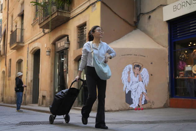 Maricarmen Forever, the new work by street artist TVBoy in Barcelona The work Maricarmen Forever by street artist TVBoy, as of October 9, 2026, in Barcelona, Catalonia, Spain. Street artist TVBoy has depicted Maricarmen with angel wings and a key in her hand, paying tribute to the elderly woman who was evicted from her apartment a few weeks ago following her death, with the phrase Maricarmen Forever OCTOBER 9, 2026 Barcelona Catalonia Barcelona Catalonia Spain Copyright: xDavidxZorrakinox 7831542