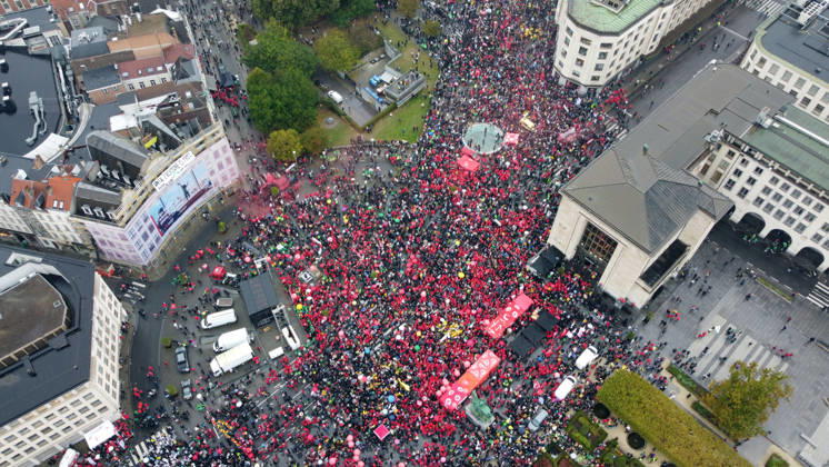 Strike in Belgium disrupts transport BRUSSELS, BELGIUM - OCTOBER 9: Demonstrators carrying trade union flags gather in a central square in Brussels, Belgium on October 9, 2026, during a nationwide strike protesting proposed federal austerity measures and public spending cuts. Organized by major trade union confederations ABVV-FGTB and ACV-CSC, the mass rally coincided with severe transportation disruptions across the country, including approximately 140 flight cancellations at Brussels Airport. Dursun Aydemir Anadolu Brussels Belgium. Editorial use only. Please get in touch for any other usage.  Copyright: x2026xAnadoluxDursunxAydemirx