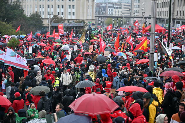 Strike in Belgium disrupts transport BRUSSELS, BELGIUM - OCTOBER 9: Demonstrators carrying trade union flags gather in a central square in Brussels, Belgium on October 9, 2026, during a nationwide strike protesting proposed federal austerity measures and public spending cuts. Organized by major trade union confederations ABVV-FGTB and ACV-CSC, the mass rally coincided with severe transportation disruptions across the country, including approximately 140 flight cancellations at Brussels Airport. Dursun Aydemir Anadolu Brussels Belgium. Editorial use only. Please get in touch for any other usage. Copyright: x2026xAnadoluxDursunxAydemirx