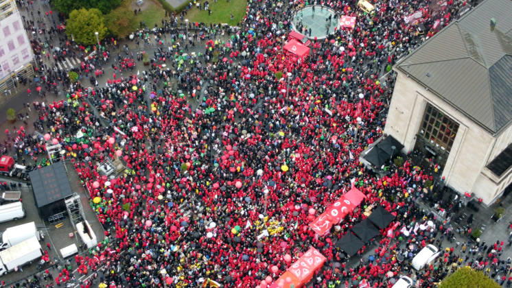 Strike in Belgium disrupts transport BRUSSELS, BELGIUM - OCTOBER 9: Demonstrators carrying trade union flags gather in a central square in Brussels, Belgium on October 9, 2026, during a nationwide strike protesting proposed federal austerity measures and public spending cuts. Organized by major trade union confederations ABVV-FGTB and ACV-CSC, the mass rally coincided with severe transportation disruptions across the country, including approximately 140 flight cancellations at Brussels Airport. Dursun Aydemir Anadolu Brussels Belgium. Editorial use only. Please get in touch for any other usage. Copyright: x2026xAnadoluxDursunxAydemirx