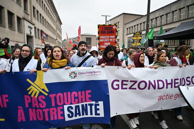 Strike in Belgium disrupts transport BRUSSELS, BELGIUM - OCTOBER 9: Demonstrators carrying trade union flags gather in a central square in Brussels, Belgium on October 9, 2026, during a nationwide strike protesting proposed federal austerity measures and public spending cuts. Organized by major trade union confederations ABVV-FGTB and ACV-CSC, the mass rally coincided with severe transportation disruptions across the country, including approximately 140 flight cancellations at Brussels Airport. Dursun Aydemir Anadolu Brussels Belgium. Editorial use only. Please get in touch for any other usage. Copyright: x2026xAnadoluxDursunxAydemirx