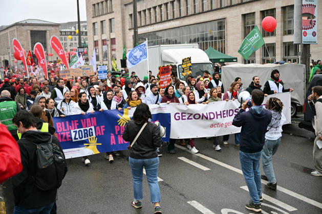 Strike in Belgium disrupts transport BRUSSELS, BELGIUM - OCTOBER 9: Demonstrators carrying trade union flags gather in a central square in Brussels, Belgium on October 9, 2026, during a nationwide strike protesting proposed federal austerity measures and public spending cuts. Organized by major trade union confederations ABVV-FGTB and ACV-CSC, the mass rally coincided with severe transportation disruptions across the country, including approximately 140 flight cancellations at Brussels Airport. Dursun Aydemir Anadolu Brussels Belgium. Editorial use only. Please get in touch for any other usage.  Copyright: x2026xAnadoluxDursunxAydemirx