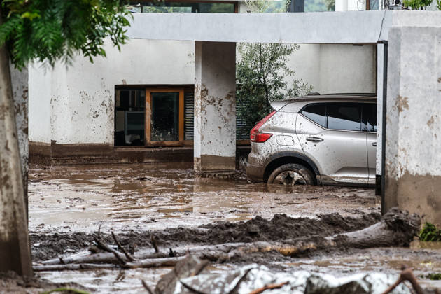 Santiago, October 9, 2026: Consequences of a mudslide that affected the area from San Carlos de Apoquindo to Los Dominicos in the Las Condes district, causing widespread damage and sweeping away vehicles and people. Diego Martin Aton, Chile, Aton 1198106 jpeg  Copyright: DIEGOxMARTIN ATONxCHILE