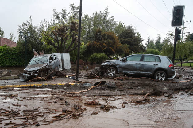Santiago, October 9, 2026: Consequences of a mudslide that affected the area from San Carlos de Apoquindo to Los Dominicos in the Las Condes district, causing widespread damage and sweeping away vehicles and people. Diego Martin Aton, Chile, Aton 1198094 jpeg  Copyright: DIEGOxMARTIN ATONxCHILE