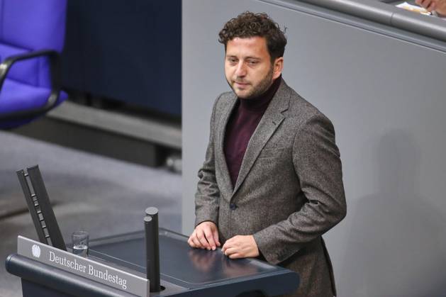 Berlin, Deutschland, 09.10.2026: Deutscher Bundestag: 100. Bundestagssitzung: Felix Banaszak, Grüne Copyright: xdtsxNachrichtenagenturx dts_137847