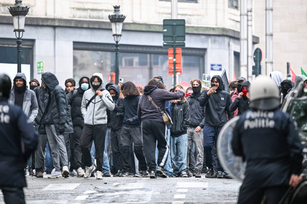 Violent student protests merge with a trade union demonstration near Mont des Arts in Brussels, Belgium, on 9 October 2026. Clashes and disorder unfold as student protesters join the union-led mobilisation in the Belgian capital.