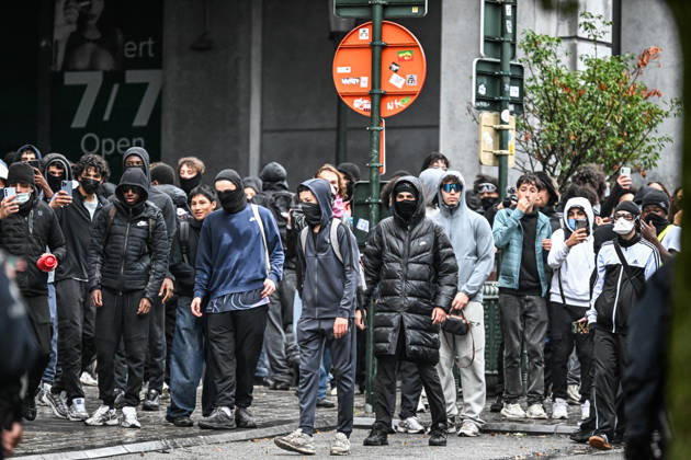 Violent student protests merge with a trade union demonstration near Mont des Arts in Brussels, Belgium, on 9 October 2026. Clashes and disorder unfold as student protesters join the union-led mobilisation in the Belgian capital.