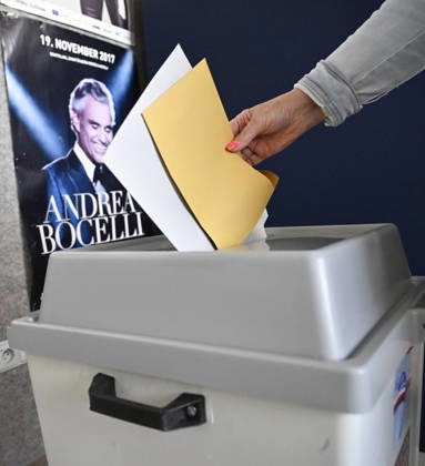 The two-day elections to municipal assemblies started in the Czech Republic together with the first round of the elections to one-third of the Senate, on October 9, 2026. On the photo polling place in Zlin. (CTKxPhoto DaliborxGluck) CTKPhotoP2026100905795  CTKPhotoP2026100905795