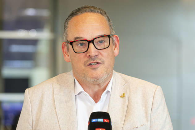 Martin Reichard EUR, Deutschland, Berlin, 09.10.2026: Martin Reichard (AfD) im Interview zur Absage von BMW - der AfD in Sachsen-Anhalt keine Fahrzeuge zu leasen.