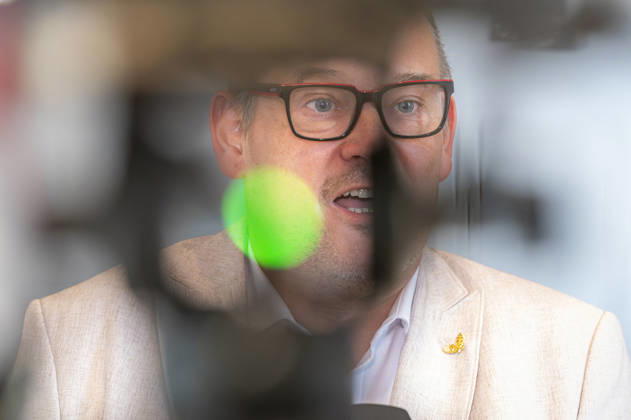 Martin Reichard EUR, Deutschland, Berlin, 09.10.2026: Martin Reichard (AfD) im Interview zur Absage von BMW - der AfD in Sachsen-Anhalt keine Fahrzeuge zu leasen.