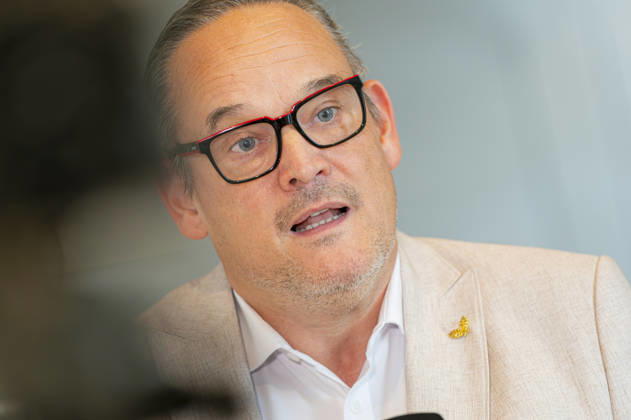 Martin Reichard EUR, Deutschland, Berlin, 09.10.2026: Martin Reichard (AfD) im Interview zur Absage von BMW - der AfD in Sachsen-Anhalt keine Fahrzeuge zu leasen.