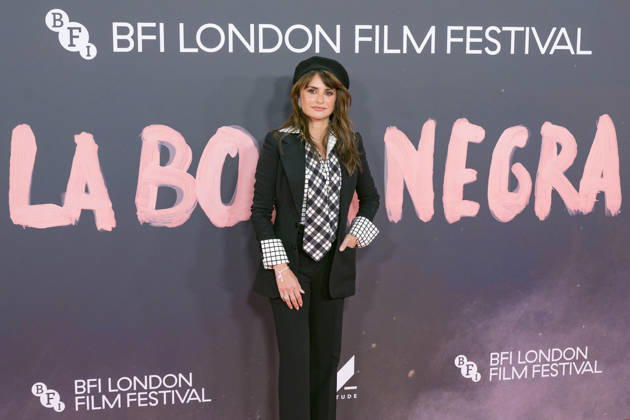 La Bola Negra Film Premiere Penelope Cruz attends the La Bola Negra BFI London Film Festival premiere, at The Royal Festival Hall, BFI Southbank, London. 8th October 2026.  Copyright: xAndrewxSimsx NINTCHDBPICT001114441111