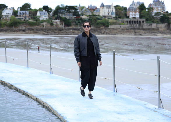 Amira Casar by the seawater pool on L Ecluse Beach during the 37th Dinard British and Irish Film Festival, France, on October 9, 2026. Denis Guignebourg, Bestimage. 37th Dinard British Irish Film Festival on October 9, 2026, in Dinard, France. Dinard, France Copyright: xDenisxGuignebourgx xBestimagexDenisxGuignebourgx xBestimagex