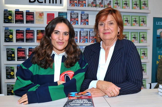 Frankfurter Buchmesse 2026. Moderatorin Mona Ameziane und Autorin Christine Westermann am 09.10.2026 auf der Frankfurter Buchmesse. 20261009MWI153848