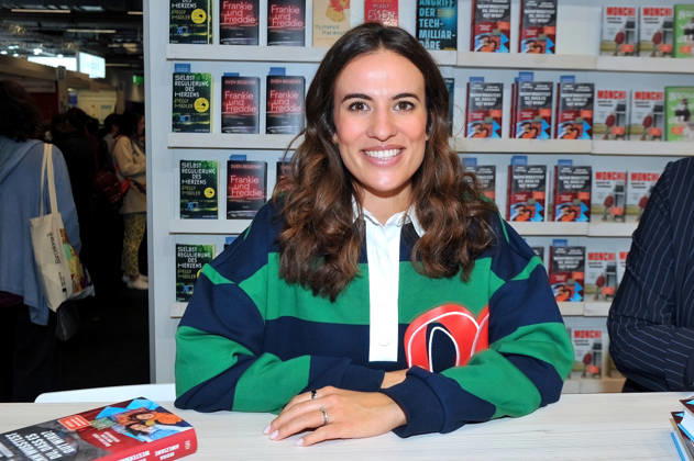 Frankfurter Buchmesse 2026. Moderatorin Mona Ameziane am 09.10.2026 auf der Frankfurter Buchmesse. 20261009MWI153856