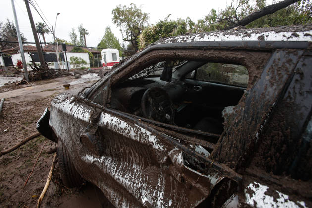Santiago, October 9, 2026: Consequences of a mudslide that affected the area from San Carlos de Apoquindo to Los Dominicos in the Las Condes district, causing widespread damage and sweeping away vehicles and people. Diego Martin Aton, Chile, Aton 1198116 jpeg  Copyright: DIEGOxMARTIN ATONxCHILE