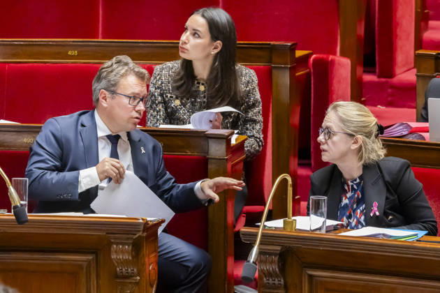 Paris, France le 9 Octobre, 2026 - Examen en seance a l assemblee nationale de la proposition de loi apportant une reponse integrale au phenomene des violences sexuelles et sexistes contre les femmes et les enfants - Celine Thiebault-Martinez, Guillaume Gouffier Valente POLITIQUE, ASSEMBLEE NATIONALE, EXAMEN DE LOI, LEGISLATIF, LOI INTEGRALE, VIOLENCES SEXUELLES  Copyright: xVincentxIsorex