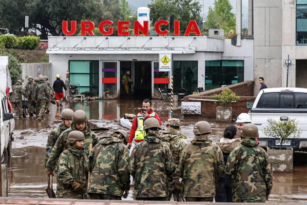 Santiago, October 9, 2026: Consequences of a mudslide that affected the area from San Carlos de Apoquindo to Los Dominicos in the Las Condes district, causing widespread damage and sweeping away vehicles and people. Diego Martin Aton, Chile, Aton 1198176 jpeg  Copyright: DIEGOxMARTIN ATONxCHILE