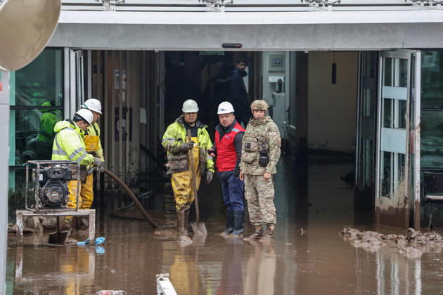 Santiago, October 9, 2026: Consequences of a mudslide that affected the area from San Carlos de Apoquindo to Los Dominicos in the Las Condes district, causing widespread damage and sweeping away vehicles and people. Diego Martin Aton, Chile, Aton 1198172 jpeg  Copyright: DIEGOxMARTIN ATONxCHILE