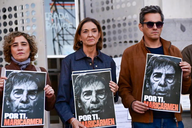 October 9, 2026, Madrid, Spain: Members and representatives of the Madrid branch of the Spanish Socialist Workers Party (PSOE) observe a minute of silence outside Madrid City Hall in memory of Maricarmen, who died after being evicted from her home. Her death has become a symbol of the housing crisis and the struggle against real estate speculation. Madrid Spain - ZUMAz108 20261009_znp_z108_006 Copyright: xRichardxZubelzux
