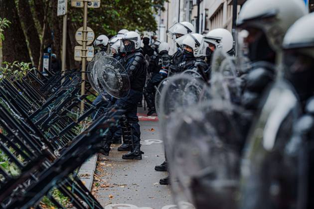 Police officers pictured during and after a a national manifestation against the Federal Government s budgetary measures, under the Keep your hands out of our pockets! (Blijf uit onze zakken! - Pas dans nos poches) moniker, organised by the trade unions on Friday 9 October 2026 in Brussels.  EMILExWINDAL 189265679