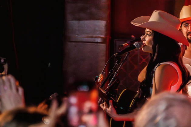October 9, 2026: Austin, Texas. Kacey Musgraves performed a surprise show at the White Horse after her concert. - ZUMAda1_ 20261009_zap_da1_021 Copyright: xSandraxDahdahx
